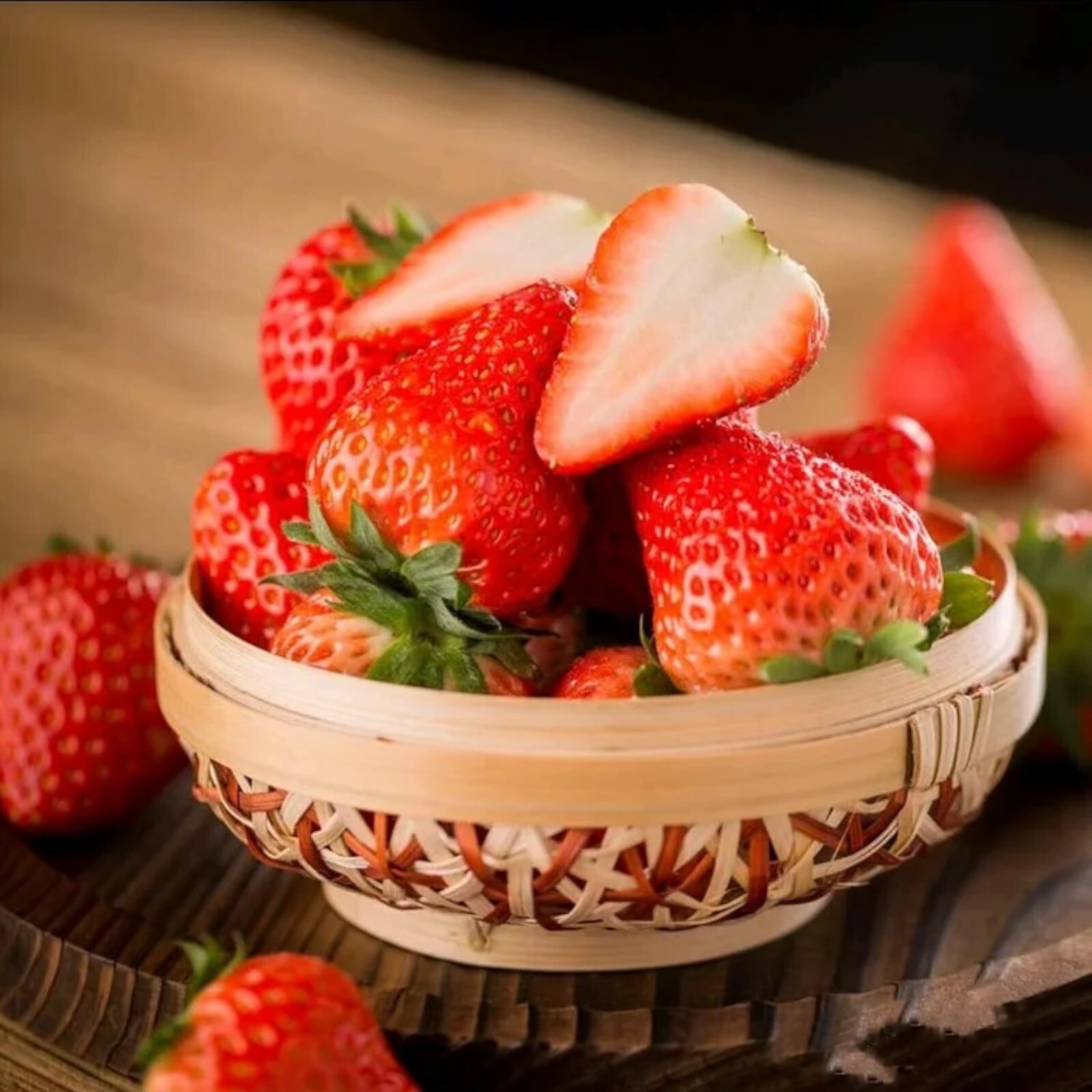 200 pcs Cream Strawberry Seeds – Hardy Perennial Herb, Fall & Spring Planting