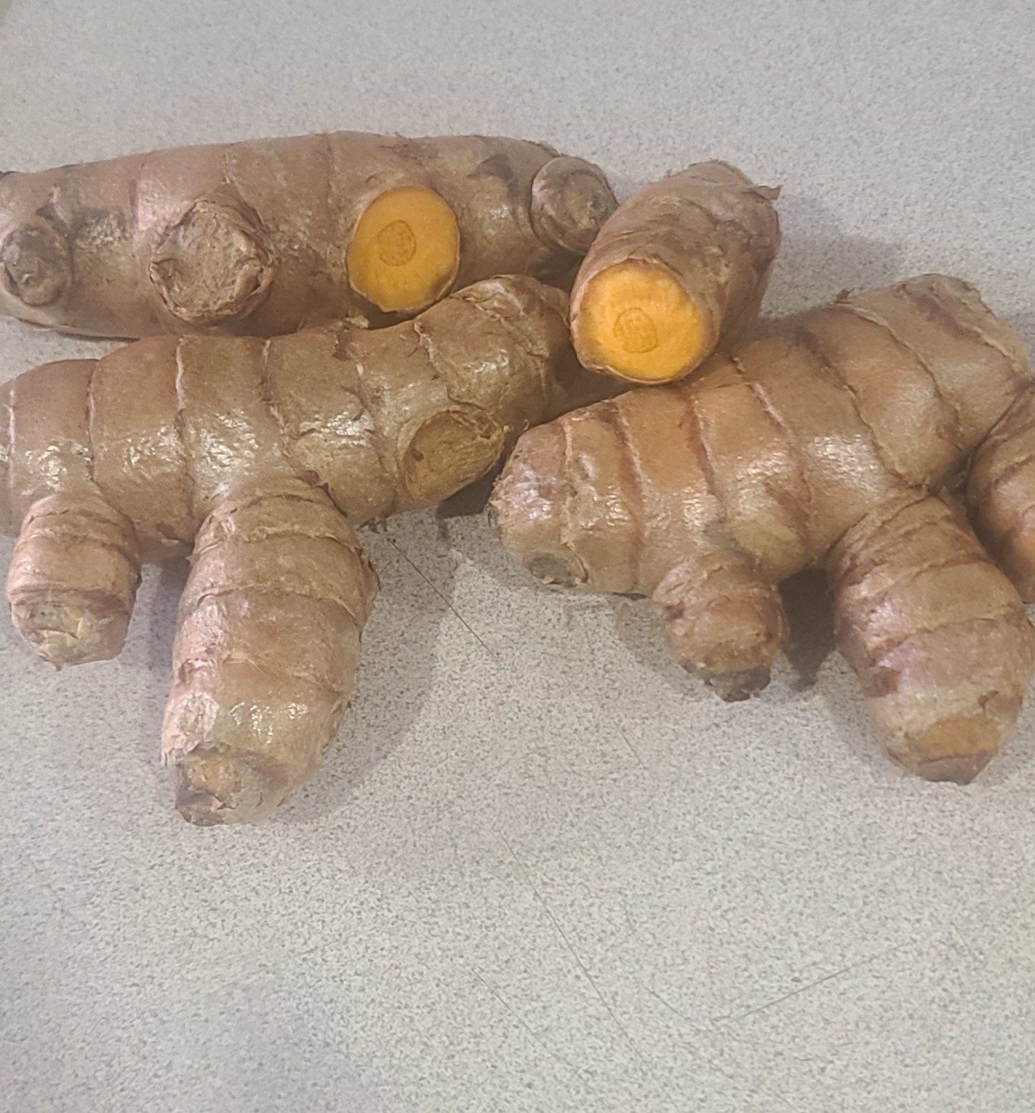 Fresh Organic Yellow Turmeric Root. 1/4-lb package- Free Shipping