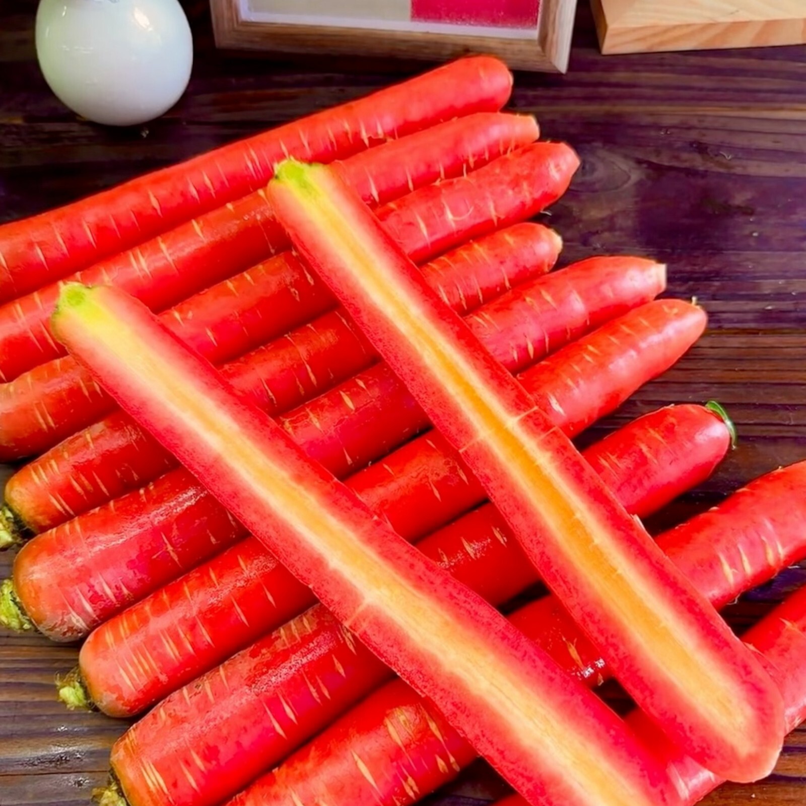 1000pcs Red Fruit Carrot Seeds Sweet and Juicy Heirloom Variety for Home Gardens