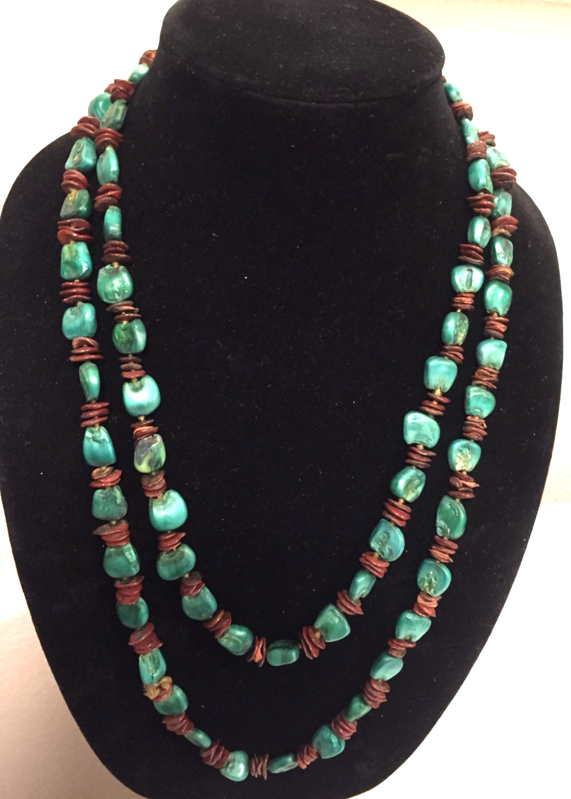Vintage !960’s Turquoise/Brown Seeds 26,5″ Long Necklace