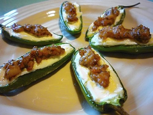 JALAPENO PEPPER * BULK 300 SEEDS * POPPERS * STUFFED* SALSA* HEAVY YIELDING *