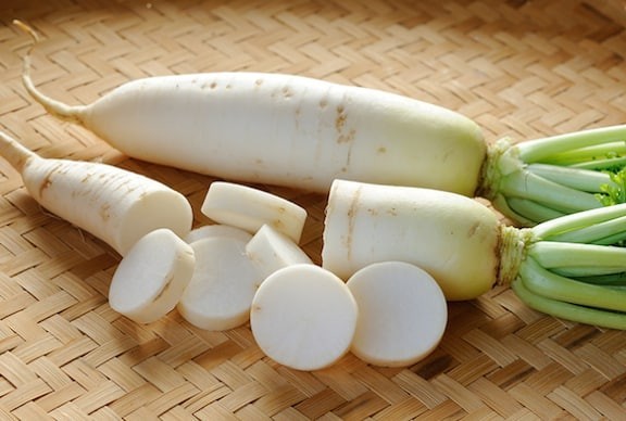 250 Japanese Daikon Radish Seeds-with Bonus! / ORGANIC NON-GMO HEIRLOOM