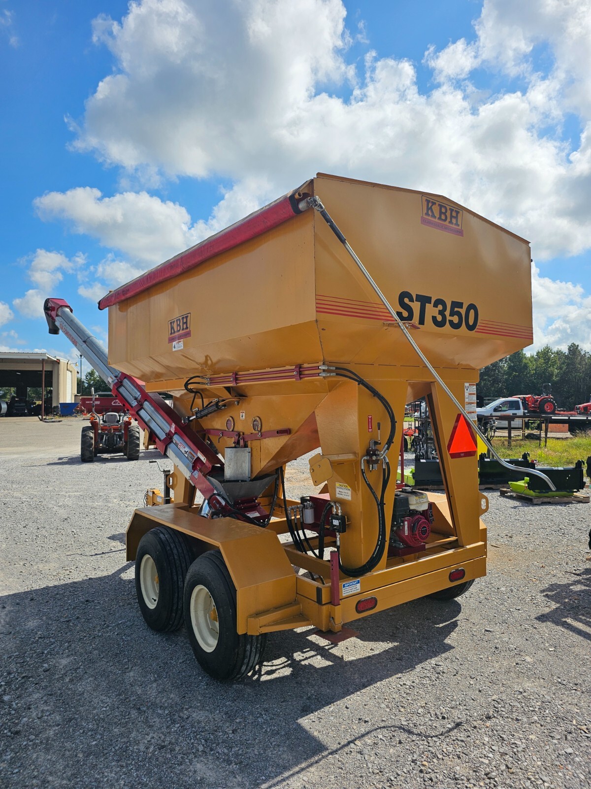 2021 KBH Seed Tender model #ST350 very good condition..