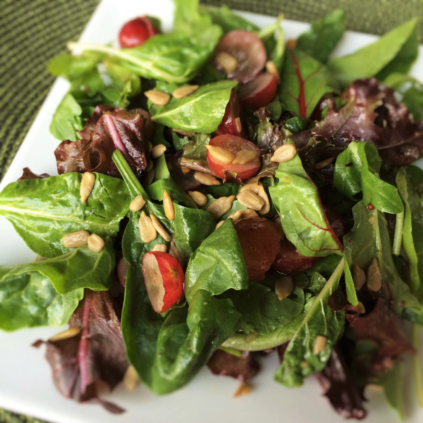 Ruby Red Lettuce Seeds | Rouge Leaf Vegetable Green Romaine Greens Seed 2024