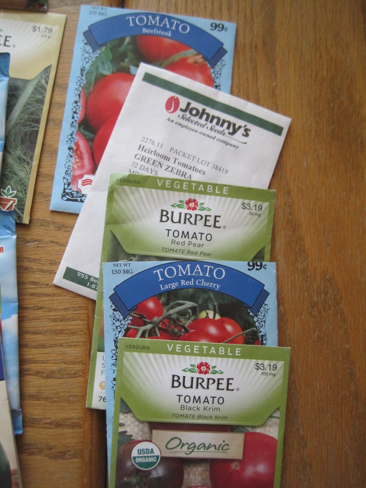 Large Lot 51 Sealed but Expired Vegetable Seeds Beans Greens Herbs Tomatoes ++