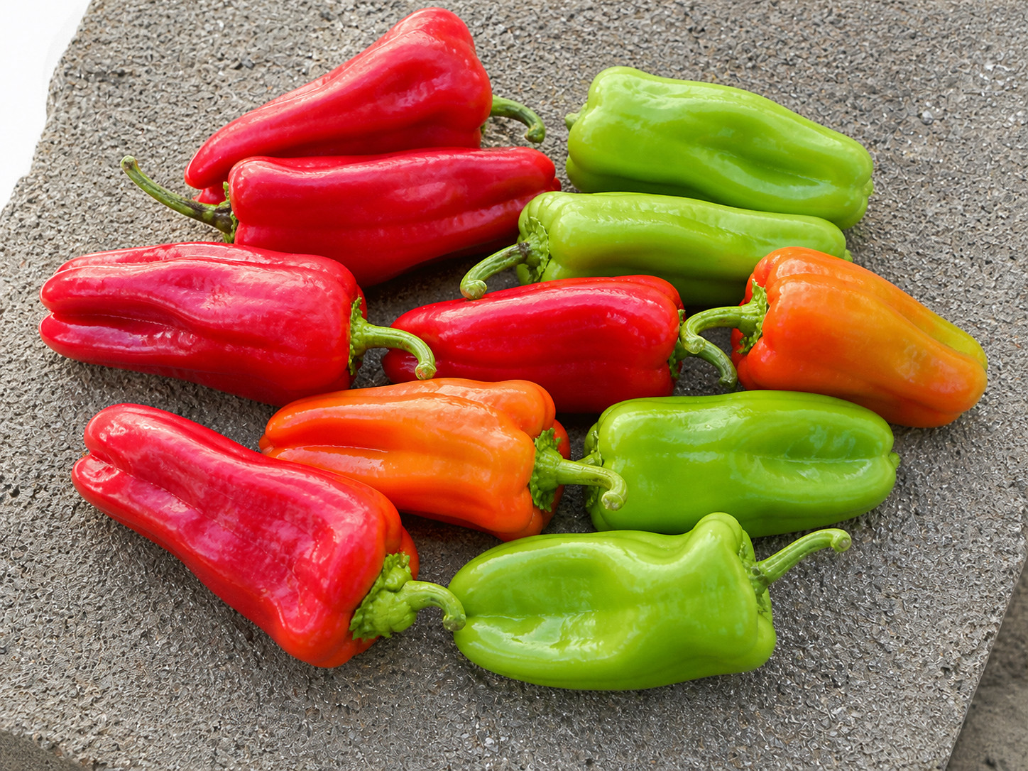 100ct Heirloom Cubanelle Pepper Seeds -Ultimate Stuffing Pepper! Sweet! No Heat!