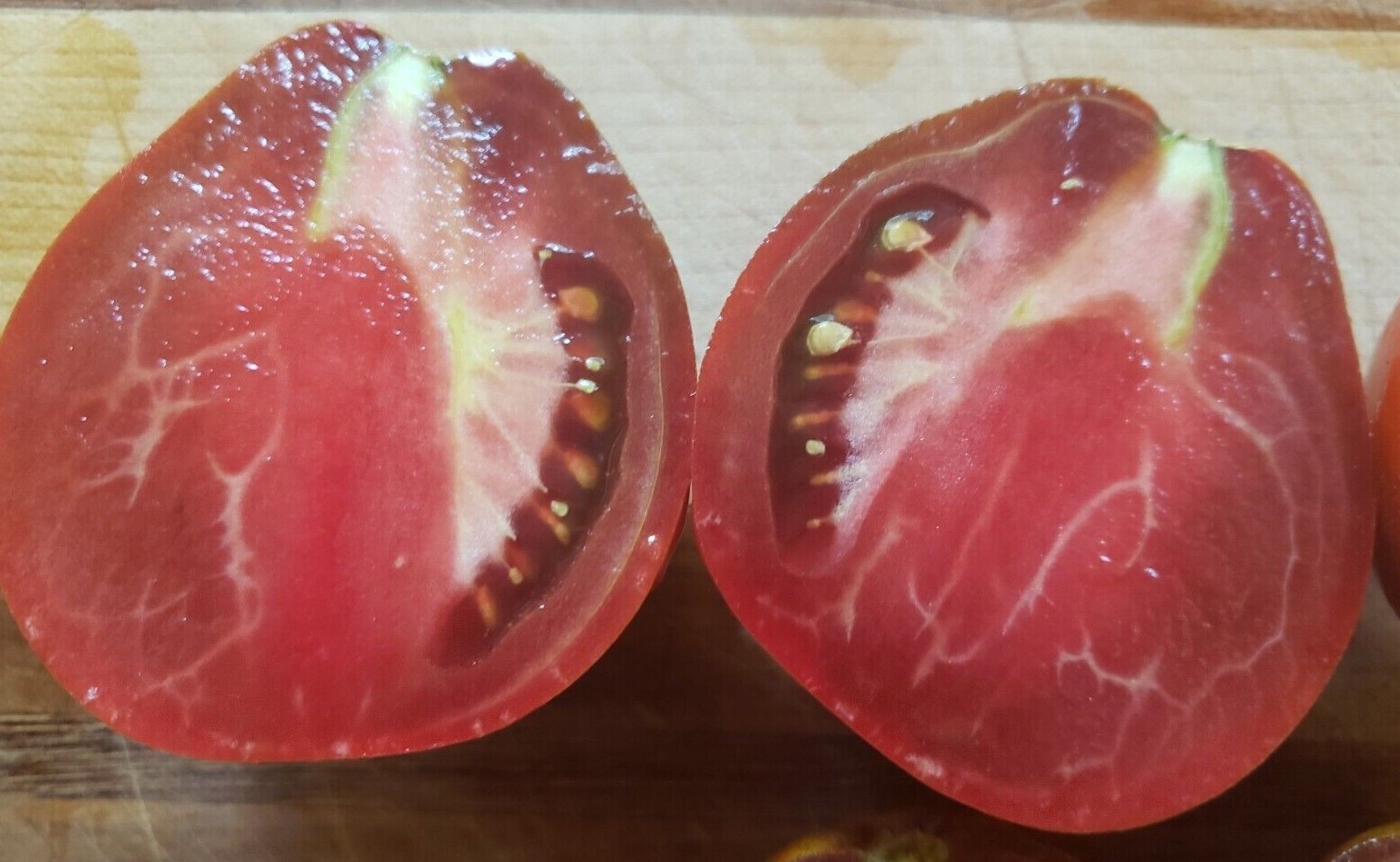Japanese Black Trifele Tomato (25 seeds) – Free shipping – amazing flavor!