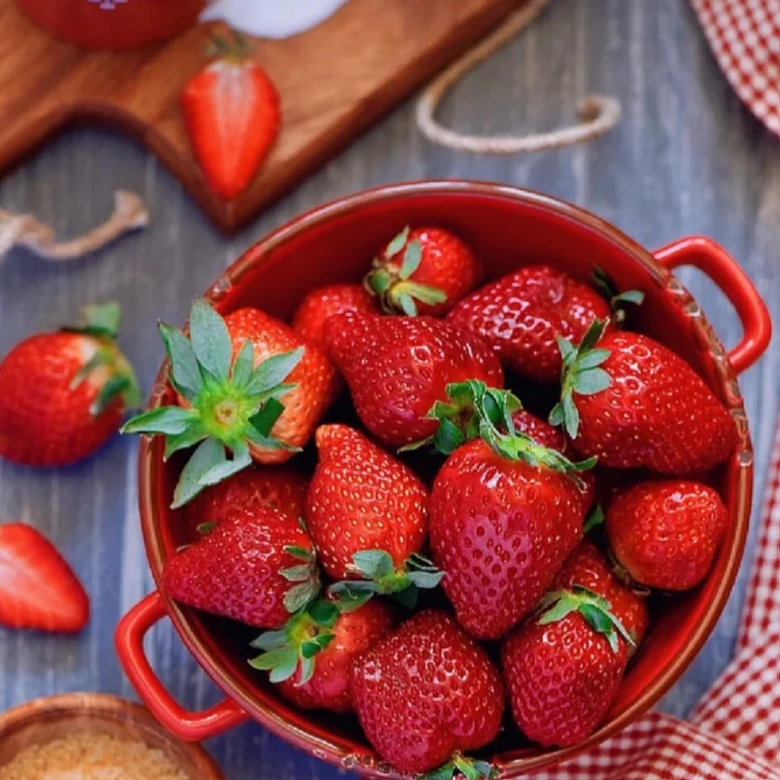 200 pcs Cream Strawberry Seeds – Hardy Perennial Herb, Fall & Spring Planting