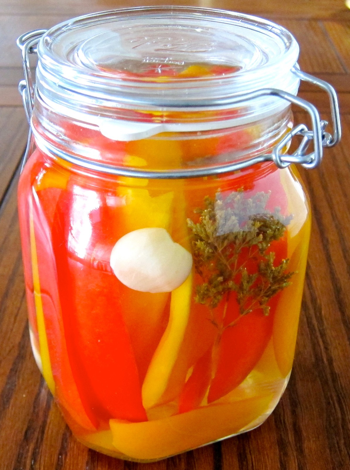 JALAPENO PEPPER * BULK 300 SEEDS * POPPERS * STUFFED* SALSA* HEAVY YIELDING *