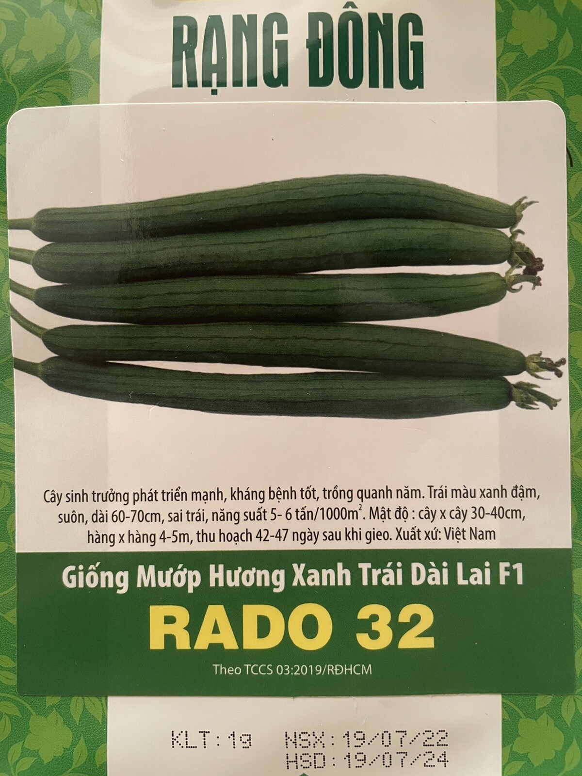 20 Vietnamese Hybrid Smooth Luffa Seeds, mướp hương xanh trái dài lai f1 RADO 32