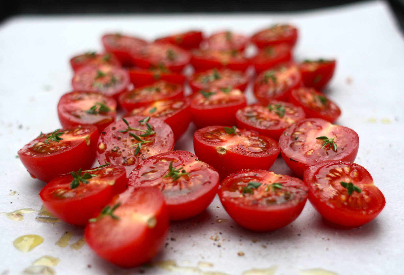 LARGE CHERRY TOMATO *MEDICINAL* ANTIOXIDANT* 25 SEEDS* HEALTHFUL* FIRM FRUIT *