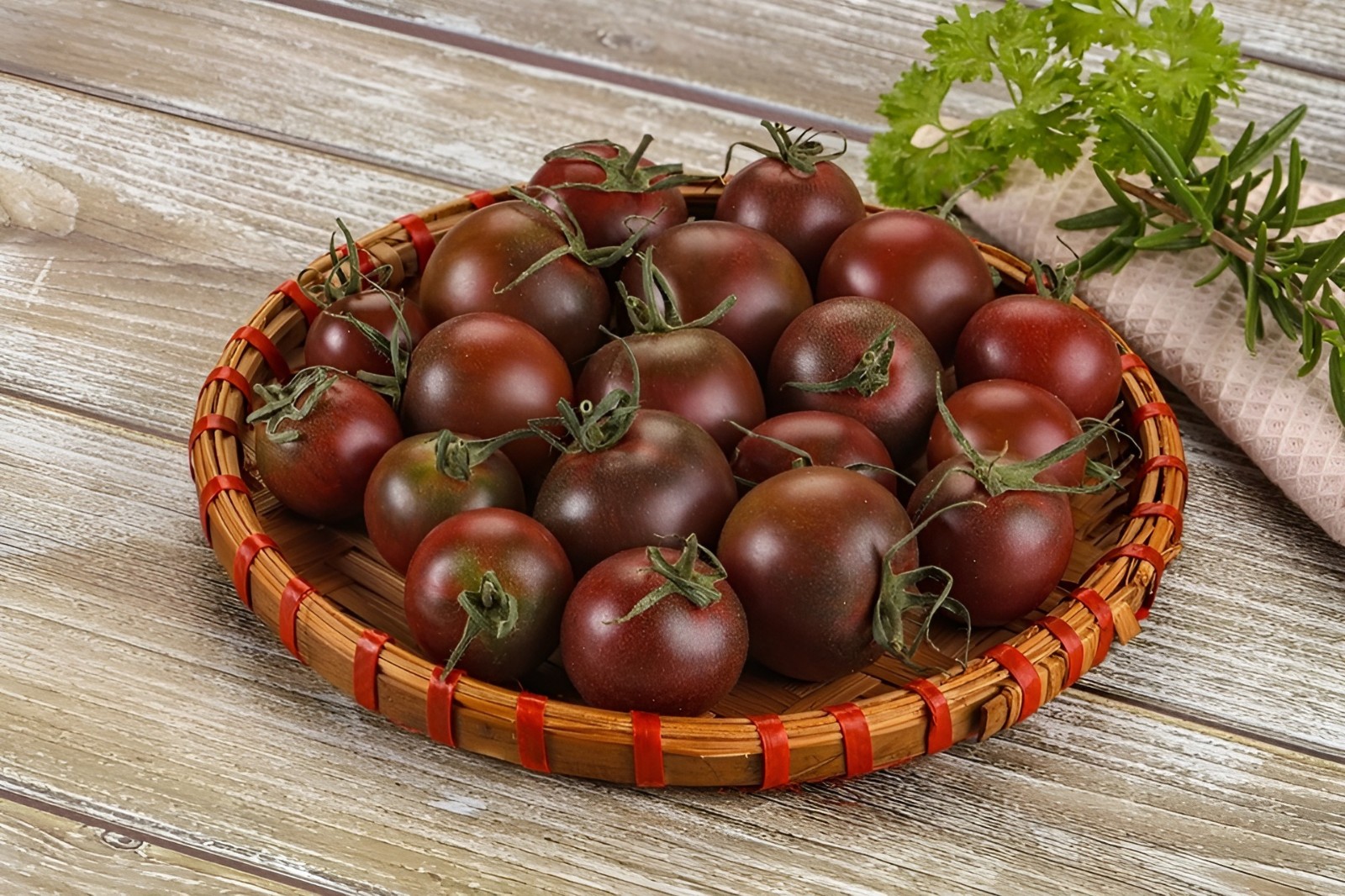 100 Heirloom Chocolate Cherry Tomato Seeds Rare Sweet Rich & Juicy Indeterminate