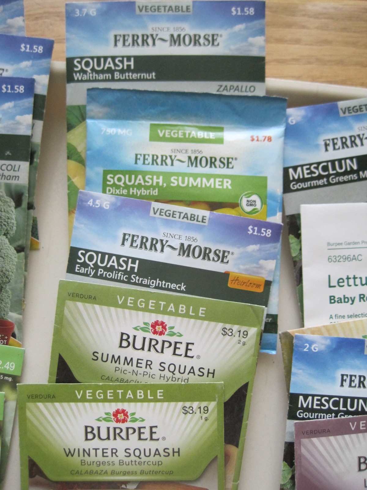 Large Lot 51 Sealed but Expired Vegetable Seeds Beans Greens Herbs Tomatoes ++