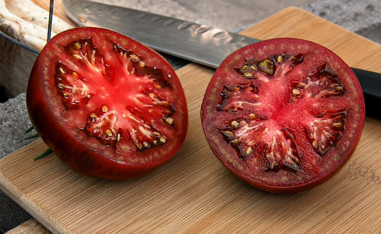 100 Heirloom Black Prince Tomato Seeds – Mahogany Indeterminate from Siberia