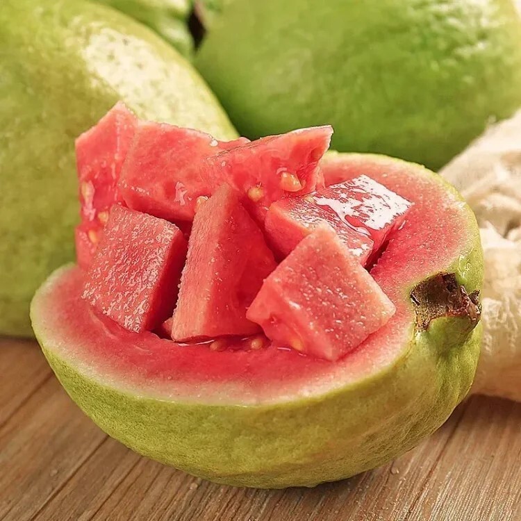 50pcs Tropical Strawberry Guava Organic Pink Guava Seeds – Exotic Flavors