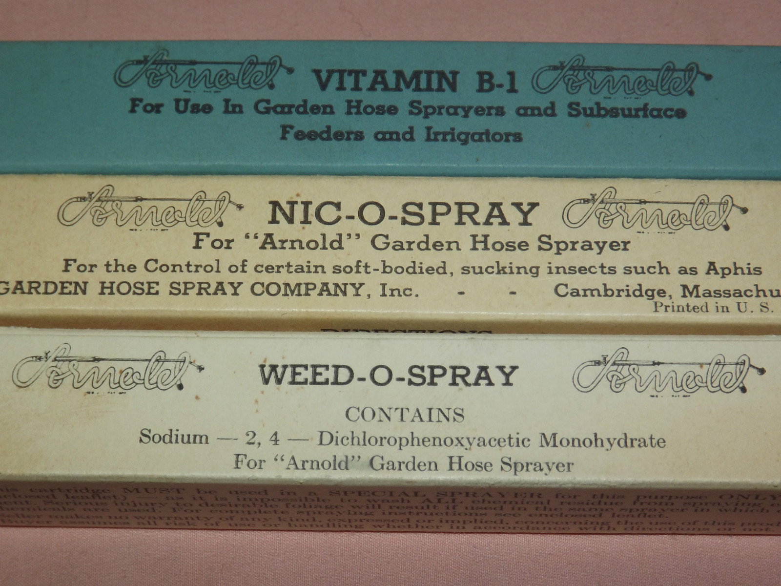 VINTAGE ARNOLD WEED O SPRAY CARTRIDGES IN BOX