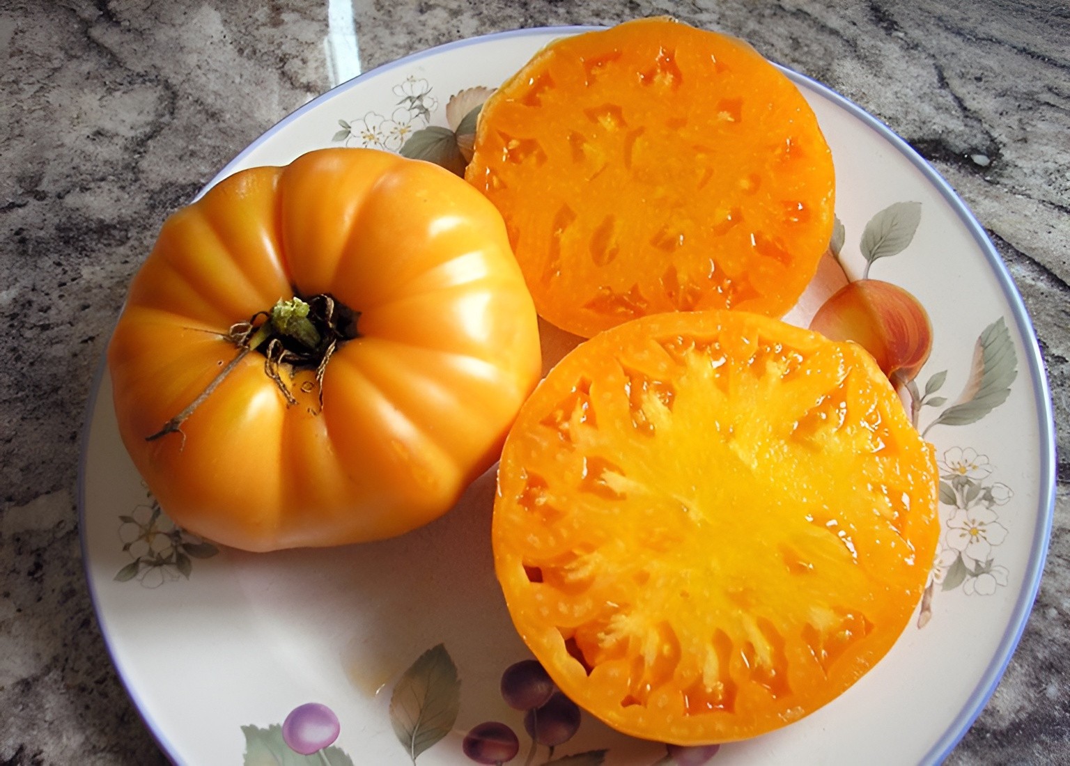100 Heirloom Persimmon Tomato Seeds – Large 1-2lb Indeterminate Orange Beefsteak