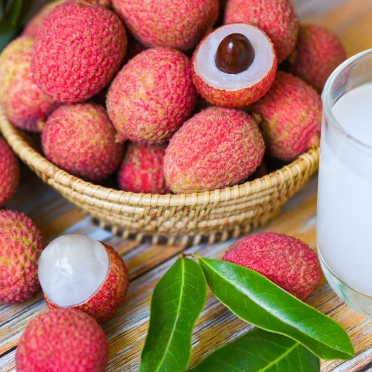 10pcs Lychee Tropical Fruit Heirloom Seeds – Non-GMO Litchi Seed for Gardening