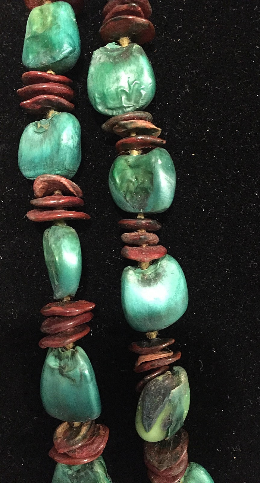 Vintage !960’s Turquoise/Brown Seeds 26,5″ Long Necklace