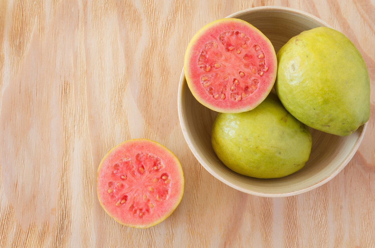 Red Guava and White Guava 100 seeds each variety fresh seeds organic.