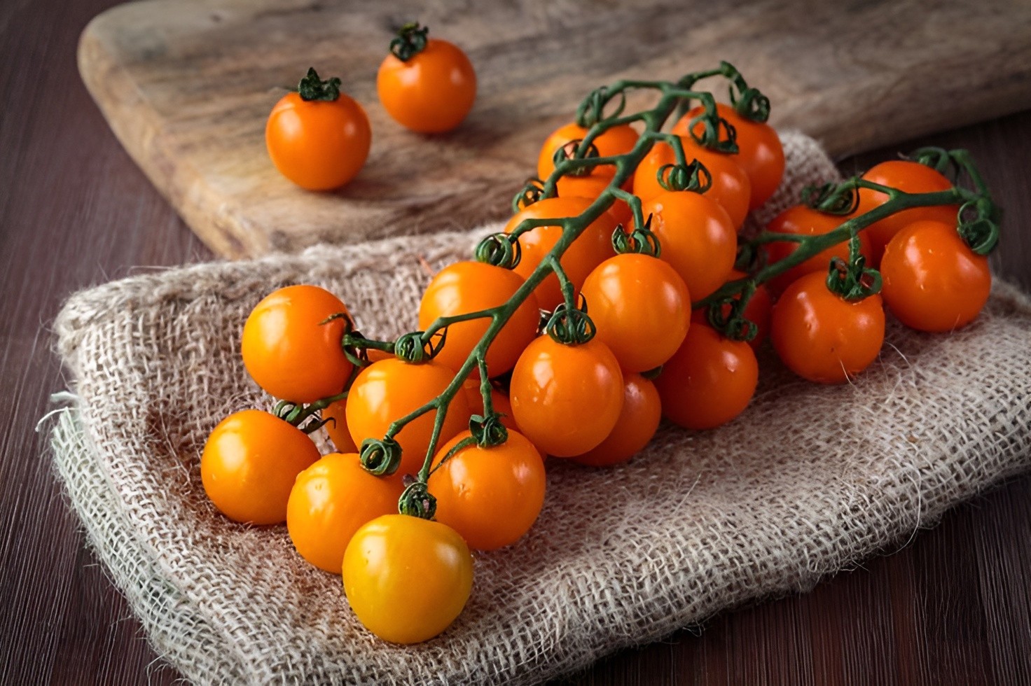 100 Heirloom Orange Cherry Tomato Seeds Very Sweet Bite Sized! Indeterminate