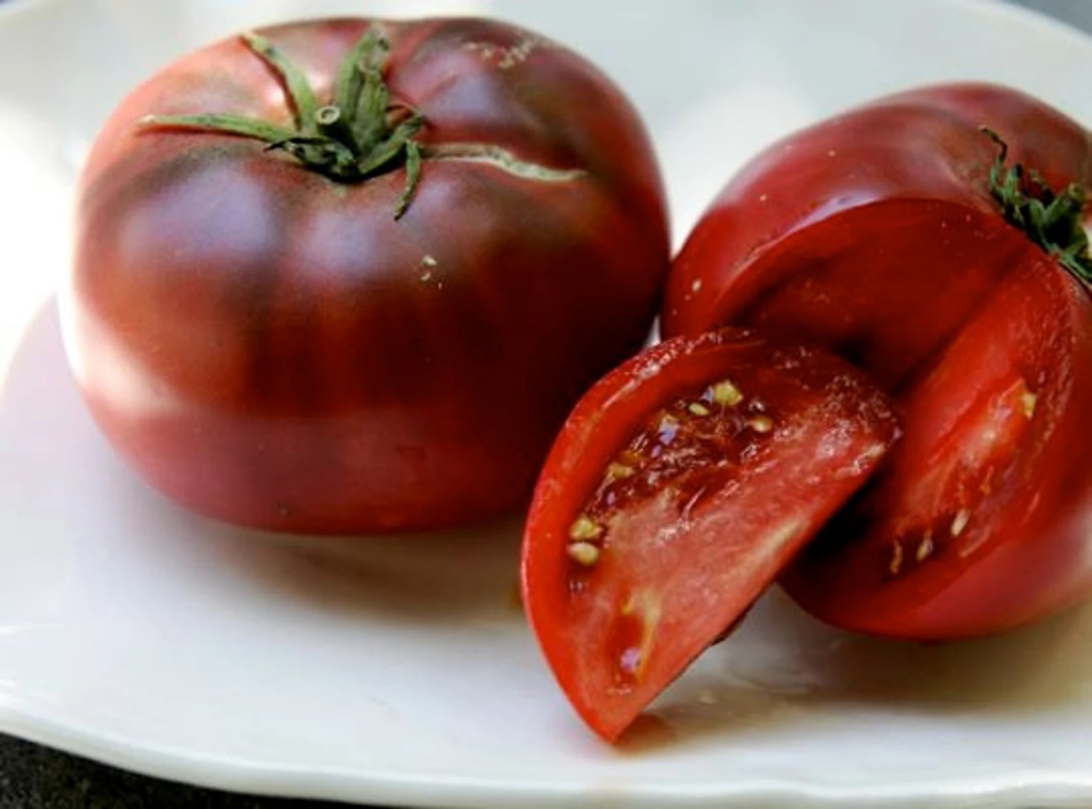 Gothic Heirloom Tomato Combo – 4 Dark Varieties – 50 Seeds Each 200 Seeds Total