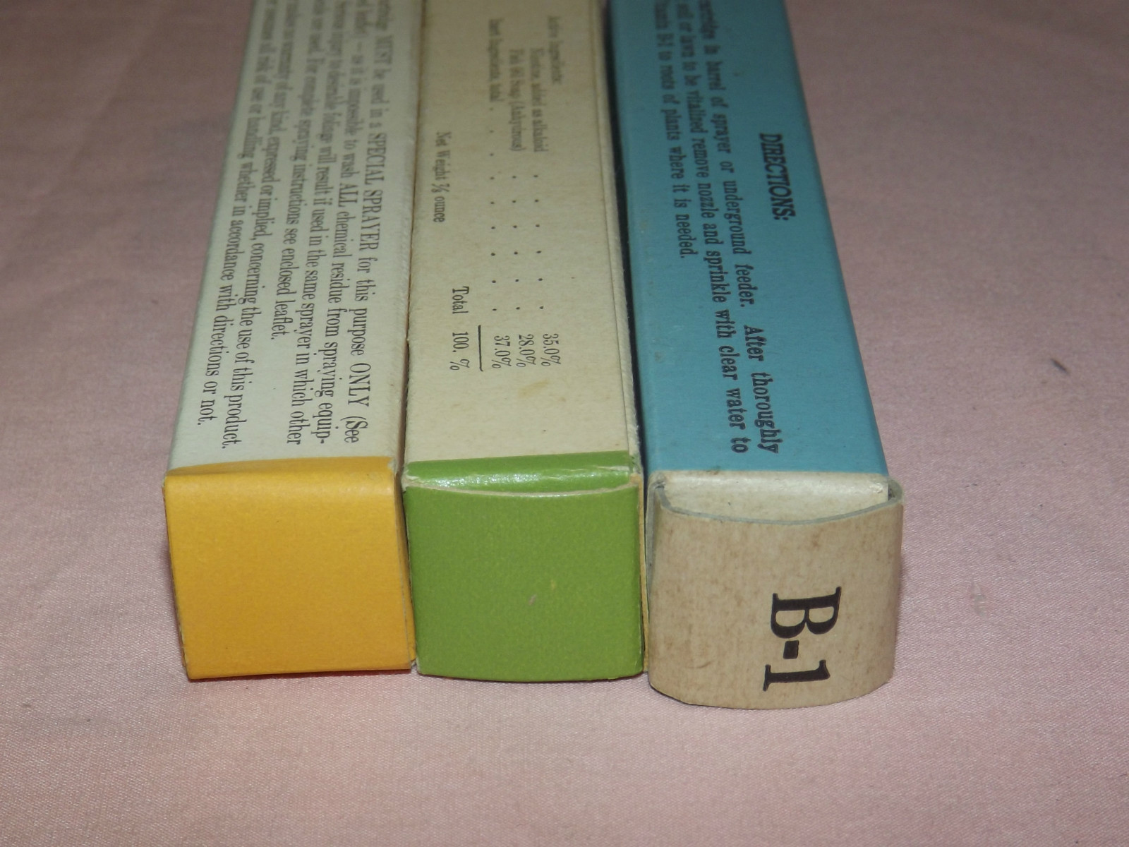 VINTAGE ARNOLD WEED O SPRAY CARTRIDGES IN BOX